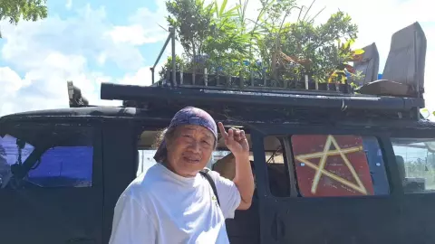 รถสุดแปลกที่พะเยา ไม่ได้ไว้ปลูกสะระแหน่ แต่ปลูกผักสวนครัวออร์แกนิกบนหลังคา