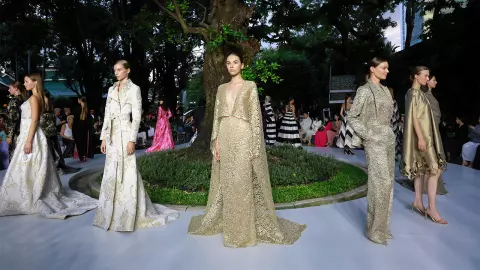 Asava ฉลอง 15 ปี จัดแฟชั่นโชว์อย่างยิ่งใหญ่ ถ่ายทอดความสง่างามในแบบฉบับของแบรนด์