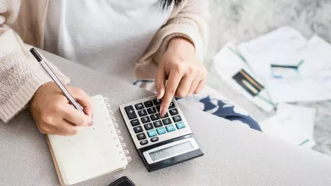 เช็กด่วน ลดหย่อนภาษีปี 66 มนุษย์เงินเดือนมีอะไรบ้าง