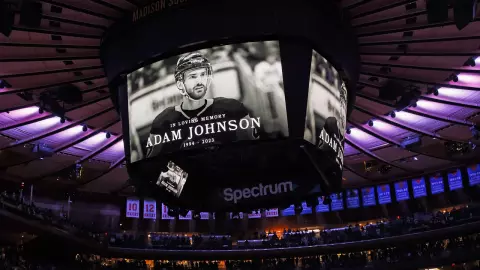 จับผู้ต้องสงสัยทำคนตาย คดีนักฮอกกี้น้ำแข็งโดนสเกตบาดคอดับขณะแข่ง