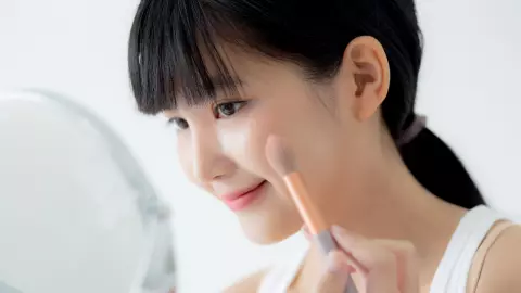 10 แปรงแต่งหน้า ยี่ห้อไหนดี 2023 ขนนุ่ม คงทน จับสีดี 