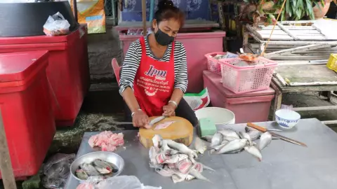 เนื้อปลากรายขูด ร้านป้าสมคิด สดใหม่ทำเองทุกวัน ตำนานของดีอ่างทองกว่า 30 ปี