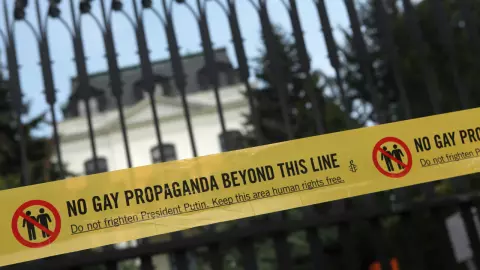 รบ.รัสเซียยื่นฟ้องต่อศาลสูง ตีตรา "ขบวนการ LGBTQ+" เป็นกลุ่มหัวรุนแรง