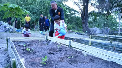 "แม่ทัพดุล" ลุยขยายผลทหารพันธุ์ดี ปลูกผักปลอดภัย สู่พี่น้องคนโคราช