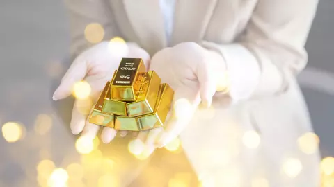 เปิดคำทำนายฝันว่าขายทอง หมายความอย่างไร พร้อมความเชื่อเลขนำโชค