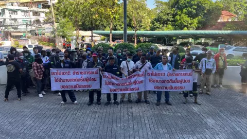 "ตะเพิด 2 หัวหน้าฯ" พนง.เก็บขยะเขตหลักสี่ ประท้วงไล่ปม 2 มาตรฐาน