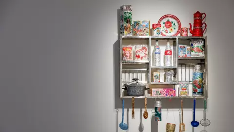 ชวนชมนิทรรศการ 'LA VIE EN STRASS' เปลี่ยนสิ่งของธรรมดาสู่งานศิลปะที่โดดเด่น