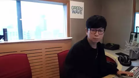 ดีเจเป้ ลากเก้าอี้ให้ ดีเจโก นั่งจัดรายการด้วยกัน คนใกล้ชิดเผย พระทักเขาไปดี