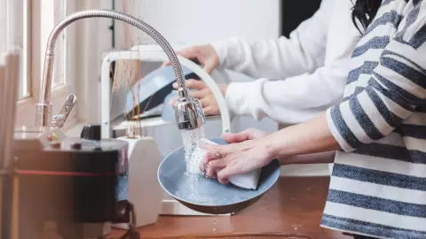 รวมคำทำนาย “ฝันว่าล้างจาน” ในลักษณะต่างๆ ดีหรือไม่ สื่อเรื่องใดบ้าง