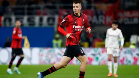 ว่าที่ศูนย์หน้าระดับโลก! “3 บิ๊กทีมลีกผู้ดี” ร่วมวงล่า “แข้งประวัติศาสตร์ เซเรีย อา”