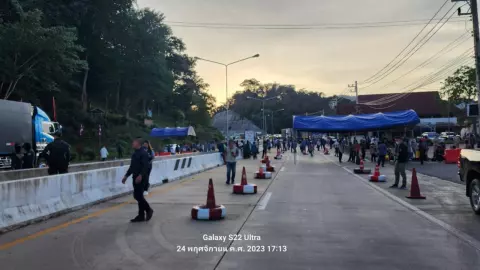 ม็อบชาวไร่ข้าวโพดน่าน เจรจา "ธรรมนัส" ขู่หากผลไม่น่าพอใจ จะปิดด่านห้วยน้ำอุ่น