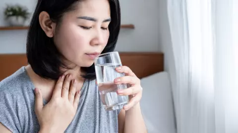 10 วิธีแก้สะอึกง่ายๆ ทั้งเด็กและผู้ใหญ่ แก้สะอึกไว ใช้ได้จริง