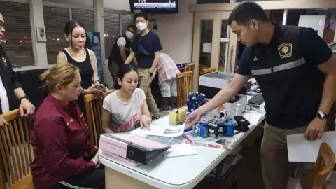 แดนเซอร์เป็กกี้ ศรีธัญญา โร่แจ้งความถูกอดีตแฟนหนุ่มทำร้าย บีบคอเกือบตาย