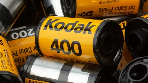 Kodak กรณีศึกษาในตำนาน อดีตถูกดิสรัปต์จนพัง ทุกวันนี้หาเงินอย่างไร ทำไมถึงฟื้นคืนชีพขึ้นมาได้?