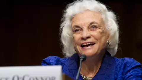 ผู้พิพากษาศาลสูงสุดหญิงคนแรกของสหรัฐฯ เสียชีวิตแล้ว ในวัย 93 ปี