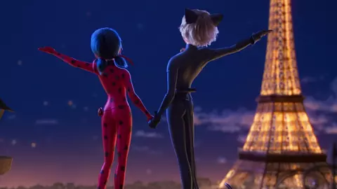 สองฮีโร่พลังมหัศจรรย์ รวมพลังมิราคูลัส ปกป้องปารีสจากภัยคุกคามซุปเปอร์วายร้าย