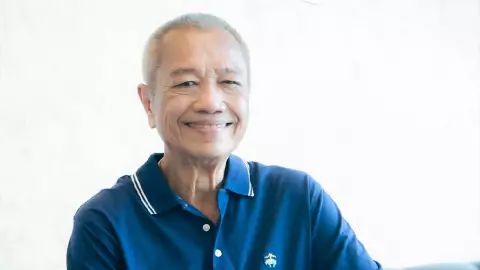 พ่อรอง เล่าเกือบเอาชีวิตไม่รอด หวิดตกบันได กลัวตายไม่กล้าเดินขึ้นบ้าน