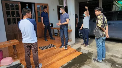 ยิงหัวสาวสอง