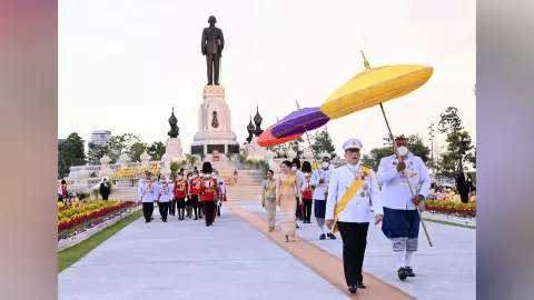 “ในหลวง-พระราชินี” เสด็จฯไปยังอุทยานเฉลิมพระเกียรติ ในหลวง รัชกาลที่ 9