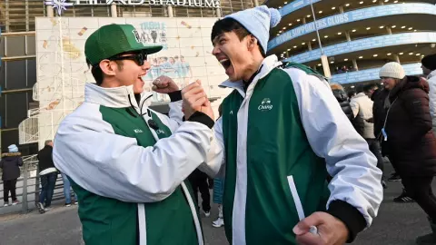 เพื่อนซี้คอบอล "มาริโอ้-นิกกี้" ตะลุยอังกฤษร่วมทริป "ช้างส่งแชมป์"