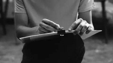 "คุณตั้ม" นักวาดภาพดัง ชี้แจงละเอียดยิบ ปมโผล่ขอโทษ "คุกคามทางเพศ"