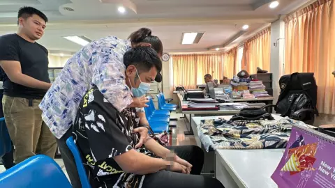 แจ้งข้อหาหนัก ขาใหญ่ แทงคอสาวดับในงานงิ้ว อ้างผู้ตายเข้ามาเกะกะวุ่นวาย