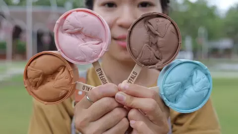 เปิดที่มา "ไอติมปลาทู" คงคอนเซปต์หน้างอคอหัก เผยกระแสดีมากจนผลิตไม่ทัน