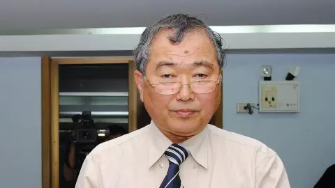 ชู "กิเลน" ไทยรัฐต้นแบบ ม.รังสิตมอบดุษฎีบัณฑิต