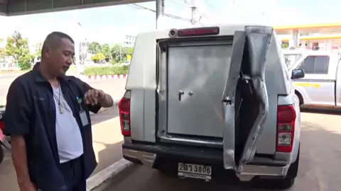 นาทีช่วยชีวิต พนง.รถขนเงิน ลมพัดประตูล็อกติดคาตู้เซฟ (คลิป)