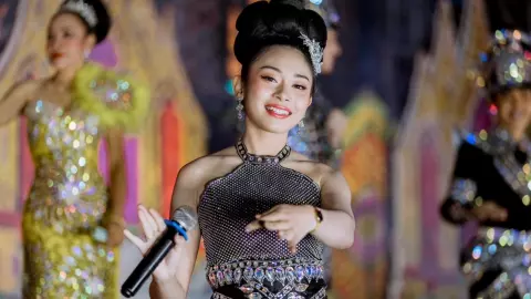 แก้ว ณัฐกานต์ ทิ้งไมค์ร้องลูกทุ่ง เข้าวงการหมอลำเป็นนางเอก “ศิลปินภูไท” 