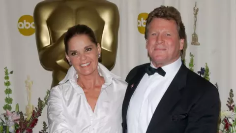 ไรอัน โอนีล ดาราขวัญใจฮอลลีวูดยุค 70 เสียชีวิตด้วยวัย 82 ปี