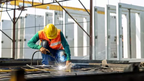 มติปรับค่าจ้างเอกฉันท์ ไม่ควรมีการเมืองแทรก ปรับทีเดียว 400 เป็นไปไม่ได้