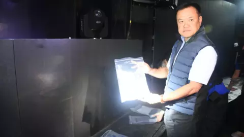 อนุทิน นำทีมจับผับ SONIC ทำห้องเสพรองรับลูกค้า พบนักเที่ยวฉี่ม่วง 122 คน (คลิป)