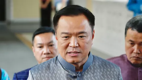 เฮฉลองส่งท้ายปียันสว่าง “อนุทิน” ลงนามแล้ว 15 ธ.ค.ผับบาร์ปิดตี 4 ประชาธิปัตย์เลือดไหลอีก