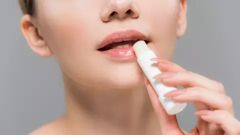 10 ลิปมาส์ก ยี่ห้อไหนดี เติมความชุ่มชื้นให้ริมฝีปากดูสุขภาพดี