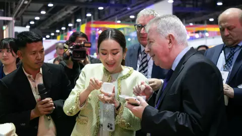“แพทองธาร” ชวน ทูต 34 ประเทศ ชิมข้าวไทย หวัง เผยแพร่ผลิตภัณฑ์จากข้าว สู่ตลาดโลก
