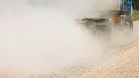 ชาวบ้าน ใน ต.แดงใหญ่ อ.เมืองขอนแก่น ร้อง 10 ล้อ วิ่งเร็วมากหวั่นเกิดอันตราย