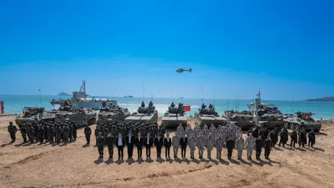 "บิ๊กทิน" ตรวจเยี่ยมฝึกทหาร "กองเรือยุทธการ-หน่วยบัญชาการนาวิกโยธิน"