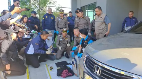 ค้นบ้าน ปี 3 ปทุมวัน หาหลักฐานคดียิง "ครูเจี๊ยบ-น้องหยอด" เจอปืน กระสุนเพียบ