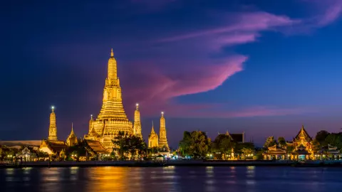 เที่ยวอิ่มบุญรับปีใหม่ 2567 กับ 10 วัดสวยทั่วกรุงเทพฯ ที่เปิดแสงไฟให้ชมยามค่ำคืน 