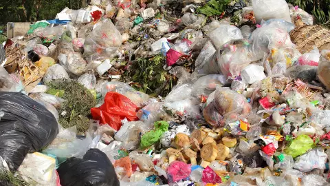 ชาวบ้านชุมชนบางเทา อ.ถลาง ภูเก็ต ร้องได้รับความเดือดร้อนจากกองขยะในชุมชน