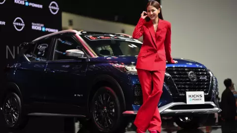 ใบเฟิร์นรับบทเซลส์ขายรถที่บูธ Nissan ใน Motor Expo 2023