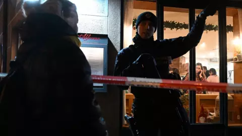 สลด เหยื่อกราดยิง ม.กรุงปรากเพิ่มเป็น 14 ศพ-มือปืนฆ่าพ่อก่อนมาก่อเหตุ