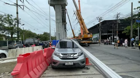 อุบัติเหตุรถไฟฟ้าสีชมพู พบรางสเตนเลสจ่ายไฟ นอตหลุดยาวไปถึงแยกแคราย