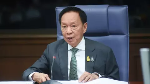 "พัชรวาท" ให้กำลังใจ จนท.ค้นหาผู้สูญหายเรือล่ม กำชับดูแลนักท่องเที่ยว