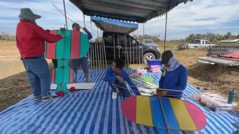 “วิ่งว่าวดุ๊ยดุ่ยกัน”