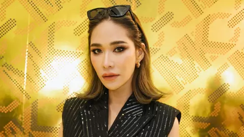 “พลอย” รีวิวความรักปีนี้ “มีแฟนดีกว่าอยู่คนเดียว” ชีวิตตลอดปีร็อกแอนด์โรล