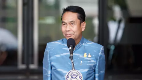 “สุทิน” ยิ้มรับฉายา “พลิกทินสู่ดาว” สั่งกองทัพช่วยน้ำท่วมภาคใต้เต็มที่