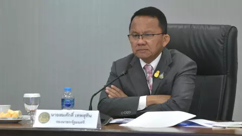 "สมศักดิ์" ยัน ไม่น้อยใจ นายกฯ แบ่งงานใหม่ ย้ายไปดู สาธารณสุข แทน ยุติธรรม 