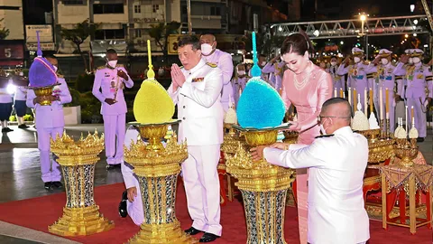 ในหลวง-พระราชินี เสด็จฯ ถวายราชสักการะ พระเจ้าตากสิน